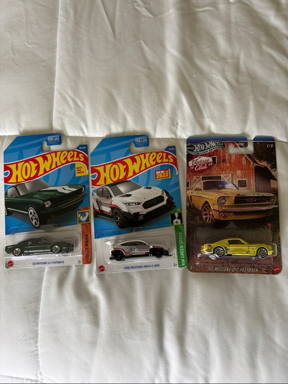 Hot Wheels 3-Car Mustang Toy Set - Green, White, Yellow
